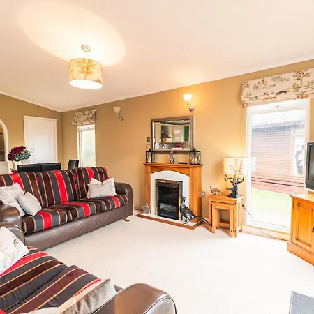 Lodge Hunters With Hot Tub Malton