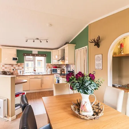 Hunters With Hot Tub 山林小屋 *