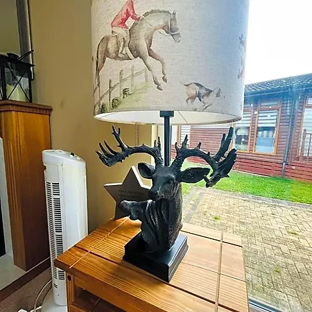 Hunters With Hot Tub Lodge Malton