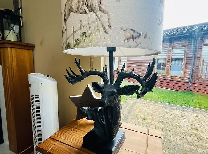 Hunters With Hot Tub Lodge Malton